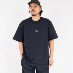 and wander(アンドワンダー) |[アンドワンダー]ロア×アンドワンダーロゴプリントTシャツ
