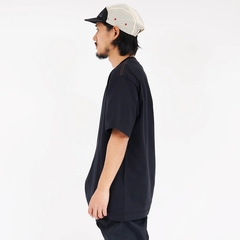 and wander(アンドワンダー) |[アンドワンダー]ロア×アンドワンダーロゴプリントTシャツ