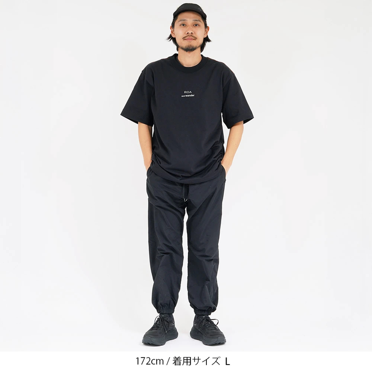 アンドワンダー]ロア×アンドワンダーロゴプリントTシャツ / and wander