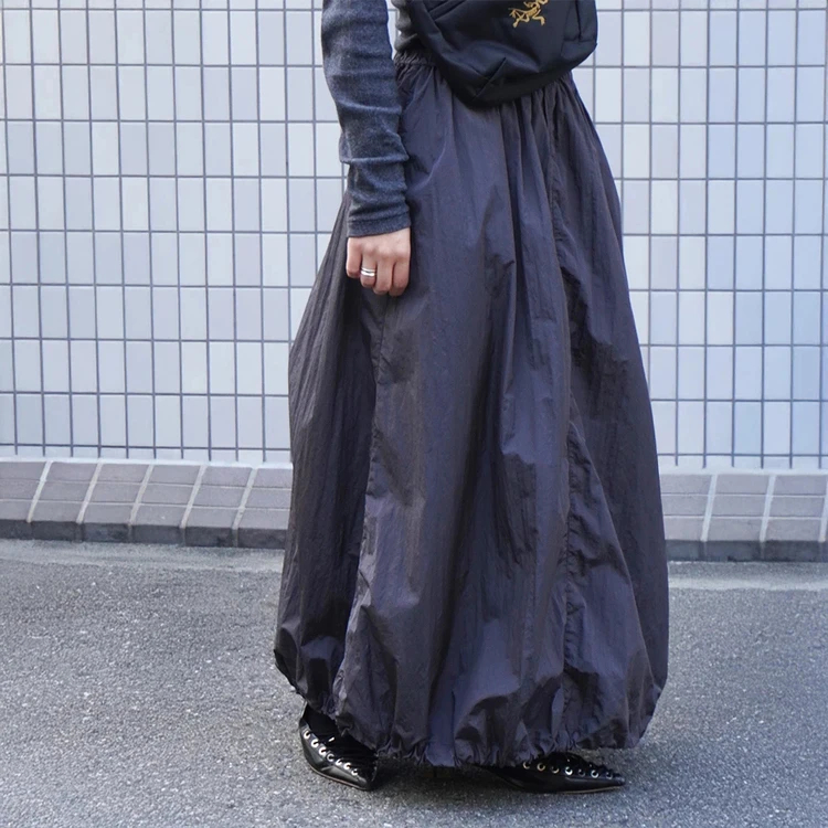 アクシーズクインモディファイド]ナイロンタフタイージースカート