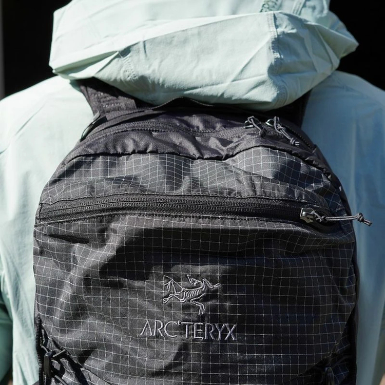 新品★2025新作　直営店購入　アークテリクス　エアリオス18 バックパック ARC'TERYX（アークテリクス） ARC TERYX エアリオス18バックパック