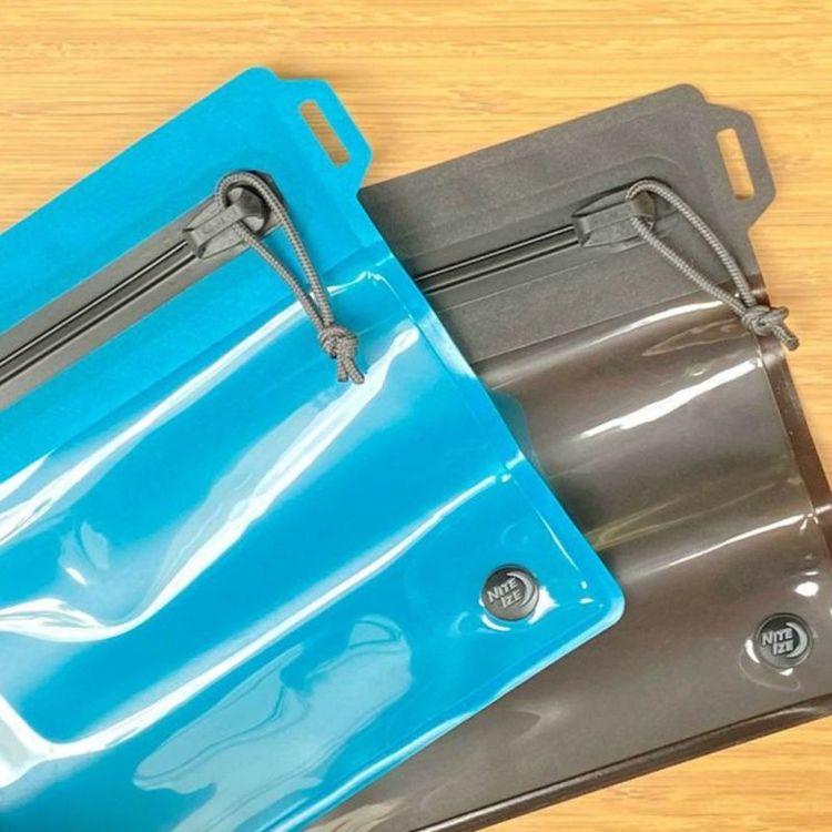 ナイトアイズ]RUNOFF™ WATERPROOF MEDIUM TRAVEL POUCH