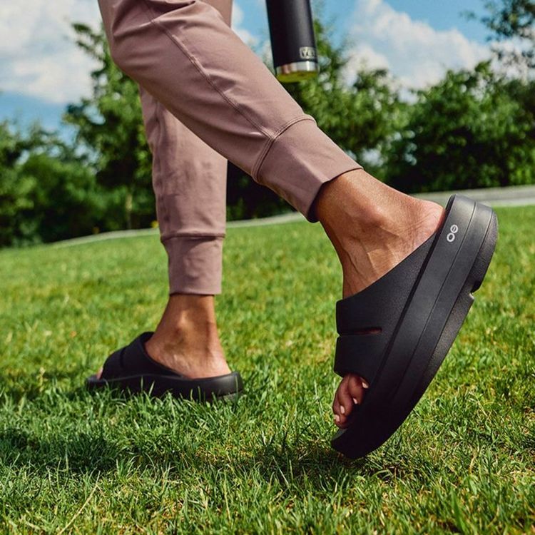 ウーフォス]ウーメガ ウーアー / OOFOS（ウーフォス） | SORA