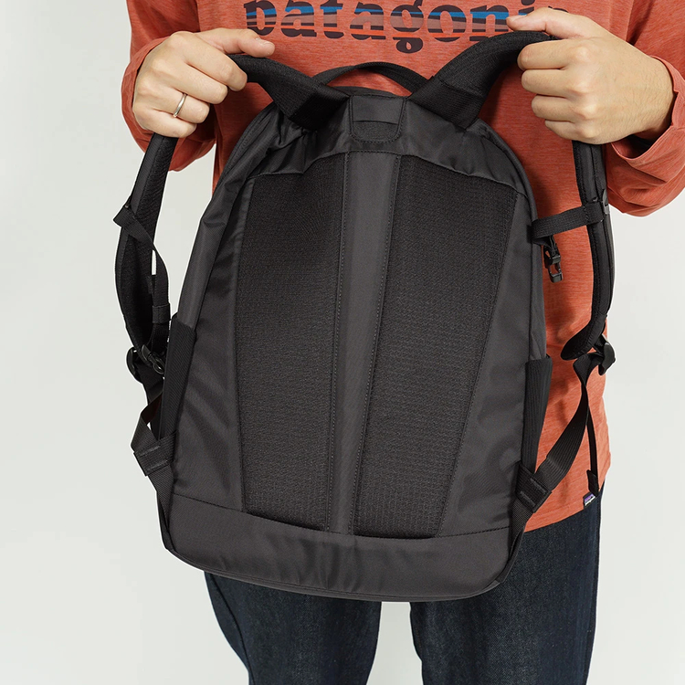 専用　　　　　　　　　　パタゴニア　リュック 楽天市場】Patagonia パタゴニア Refugio Day Pack 26L バックパック