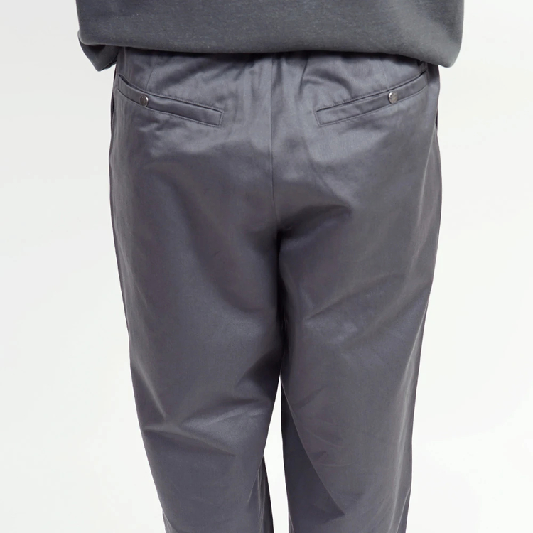 fishernan8です Davies 無地 スラックス 42／Davies