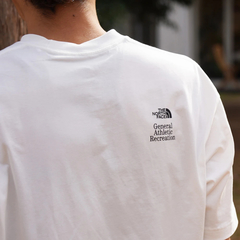 THE NORTH FACE(ザ・ノース・フェイス) |[ザ・ノース・フェイス]GARタイポグラフィックホワイトショートスリーブTシャツ