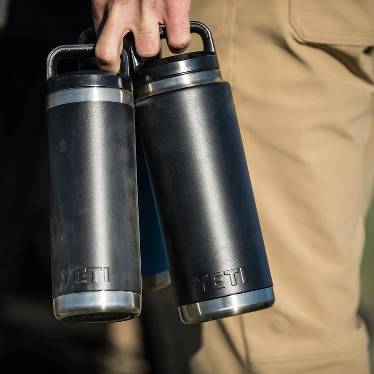 イエティ]26オンスウォーターボトルウィズチャグキャップ(769ml